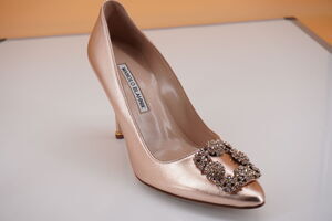 Manolo Blahnik Hangisi Jeweled 90mm Pumps Sz 37.5 Copper Leather $1245 New